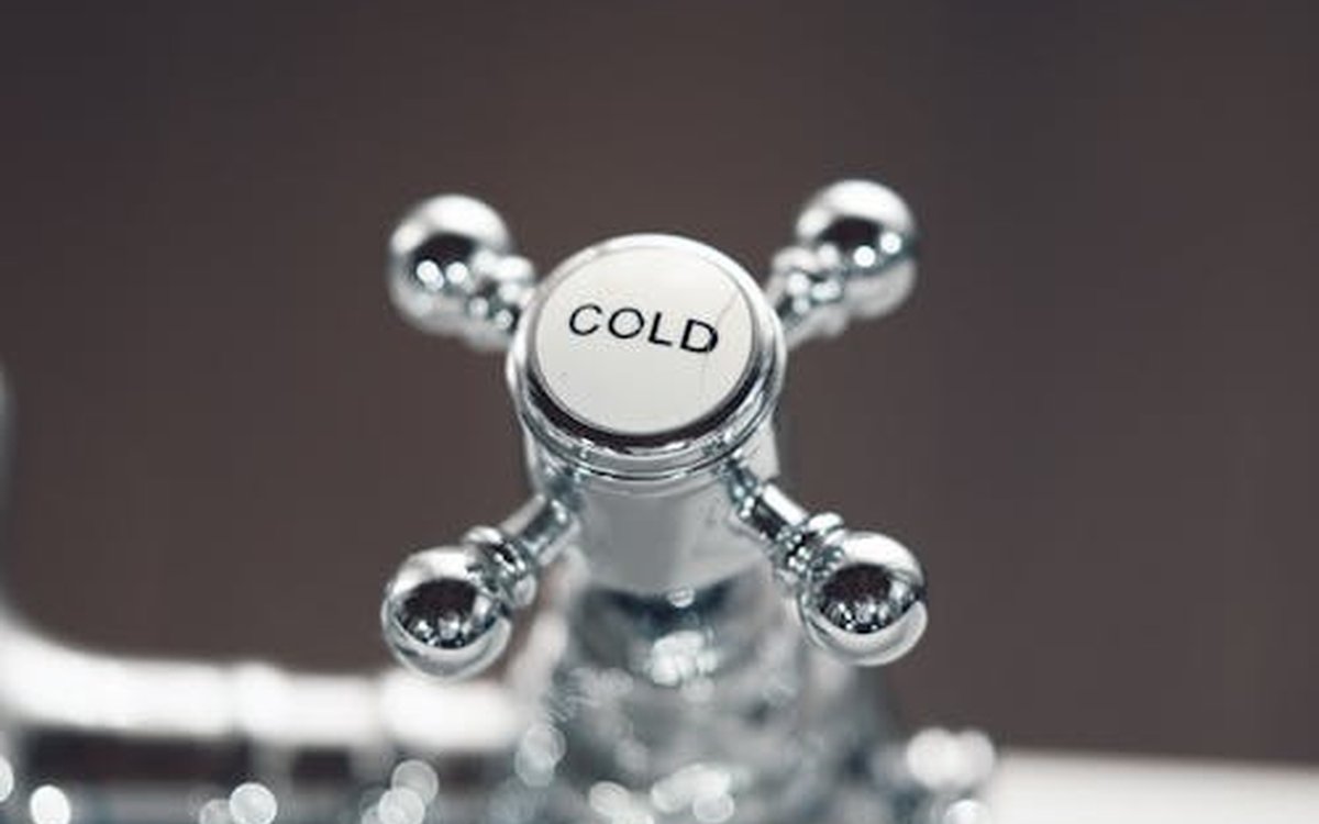 Douche froide : ce que ça fait vraiment au corps (et ce que la science dit)