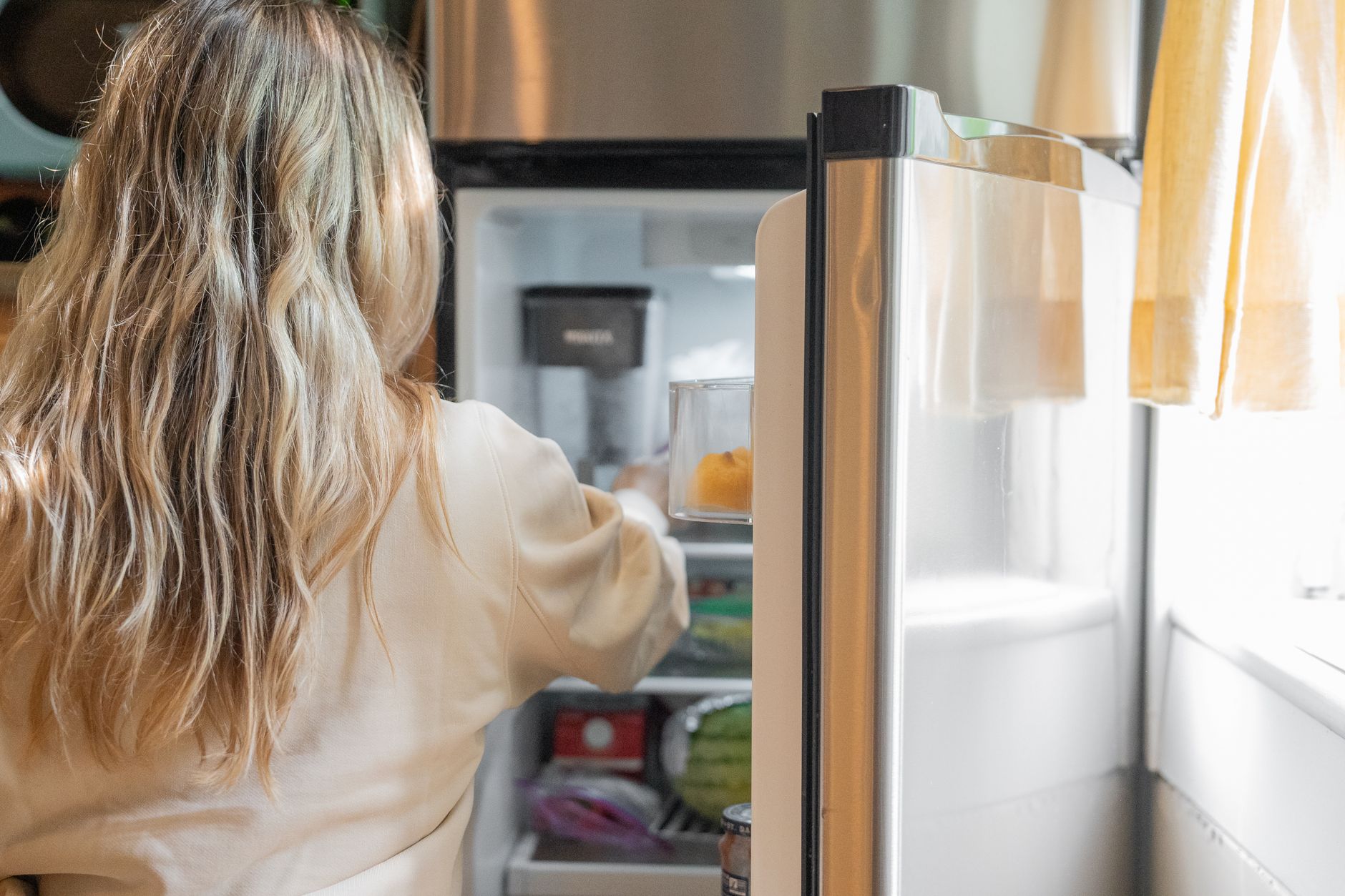 Ce que presque tout le monde fait mal dans son frigo (et qui fait tout pourrir plus vite)